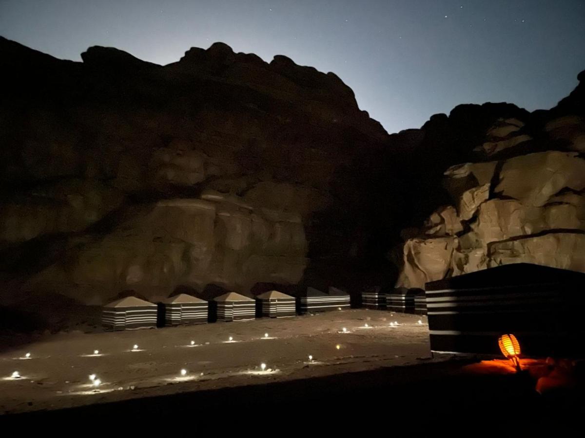 וואדי רם Moon City With Jeep Trips מראה חיצוני תמונה