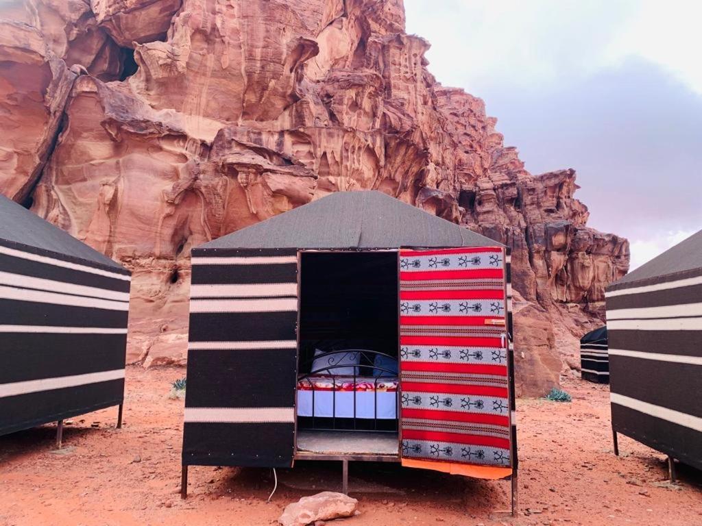 וואדי רם Moon City With Jeep Trips מראה חיצוני תמונה
